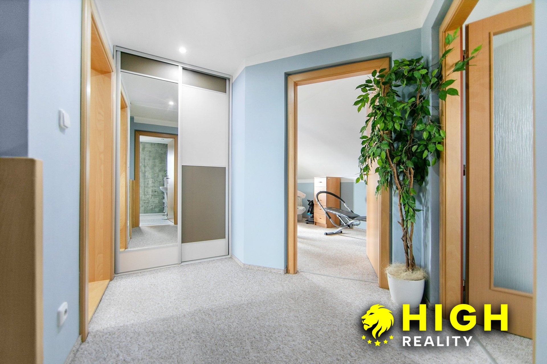 Nadstandardní rodinný dům 304 m² se zahradou 882 m², garáží a venkovním zázemím – Mantov – foto 12