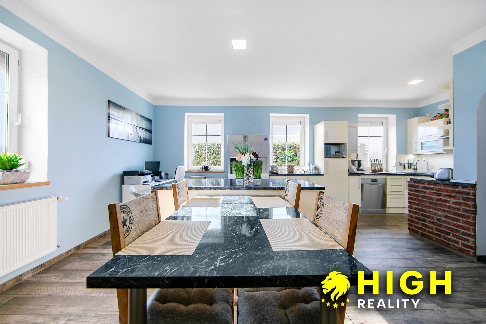 Nadstandardní rodinný dům 304 m² se zahradou 882 m², garáží a venkovním zázemím – Mantov – foto 6