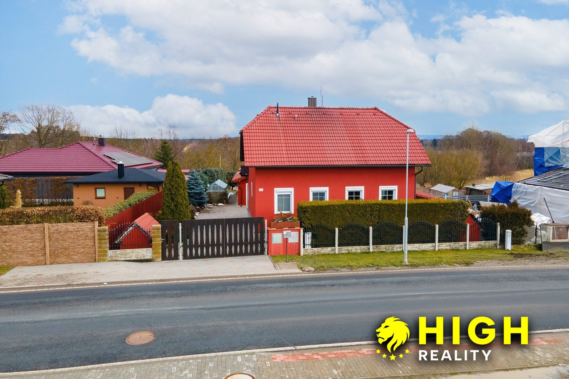 Nadstandardní rodinný dům 304 m² se zahradou 882 m², garáží a venkovním zázemím – Mantov – foto 27