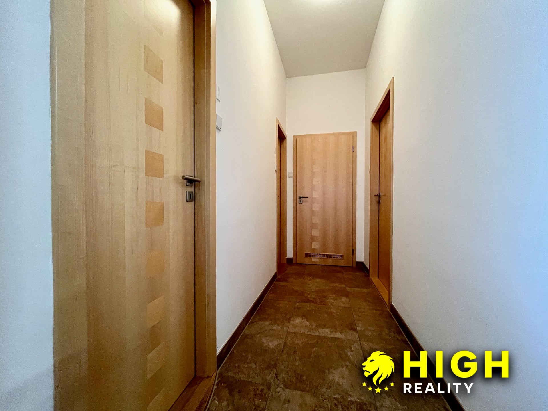 Komerční areál s vlastním zázemím a pozemkem 2 888 m² – Zruč u Plzně – foto 15