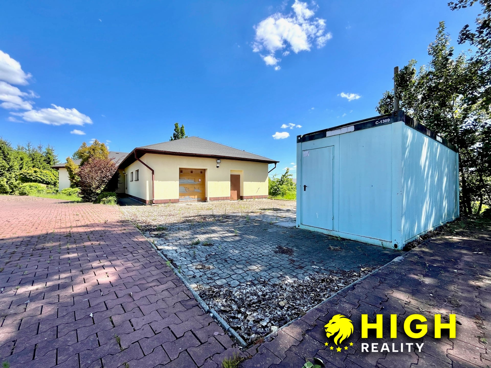 Komerční areál s vlastním zázemím a pozemkem 2 888 m² – Zruč u Plzně – foto 4