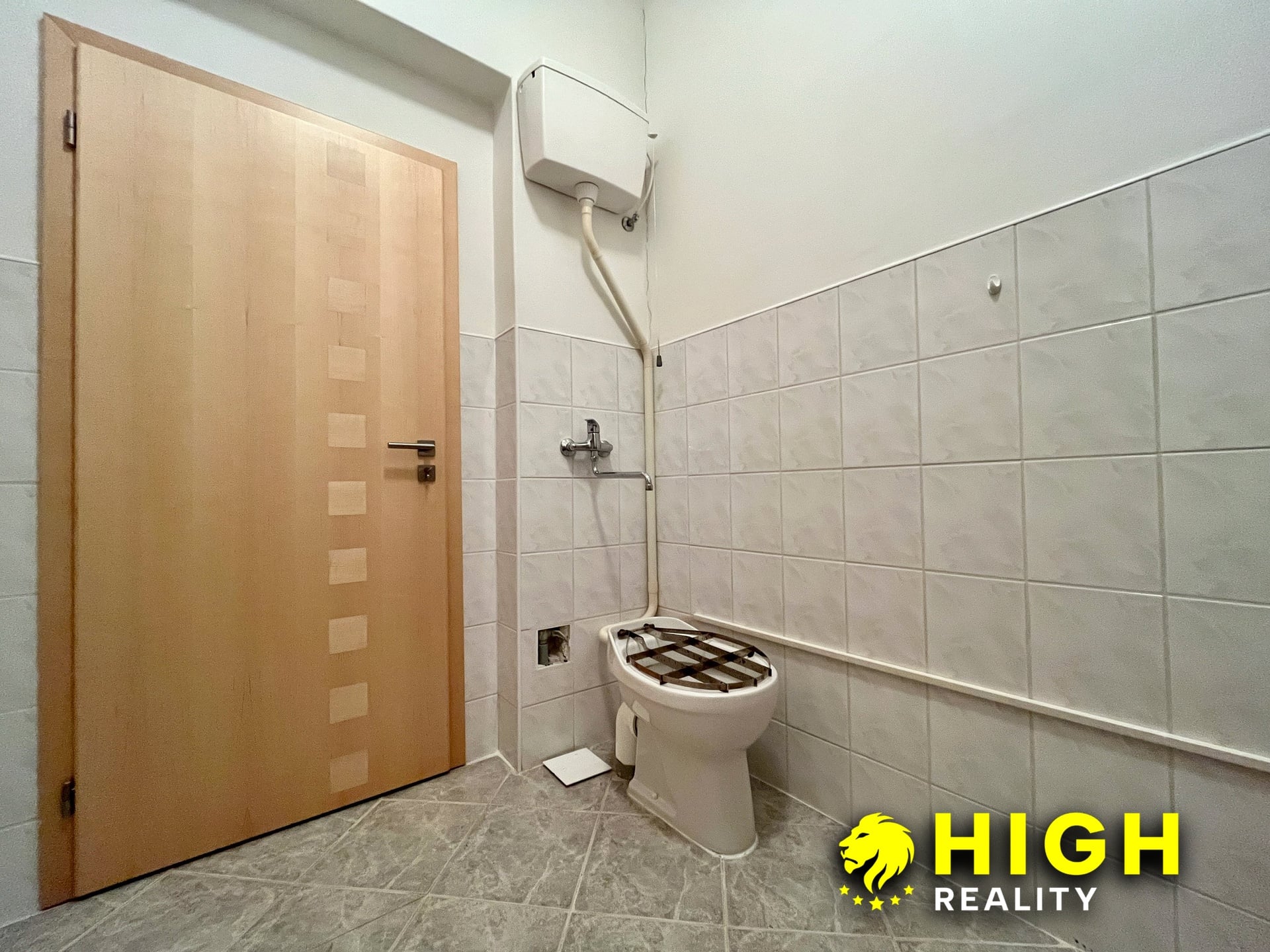 Komerční areál s vlastním zázemím a pozemkem 2 888 m² – Zruč u Plzně – foto 22