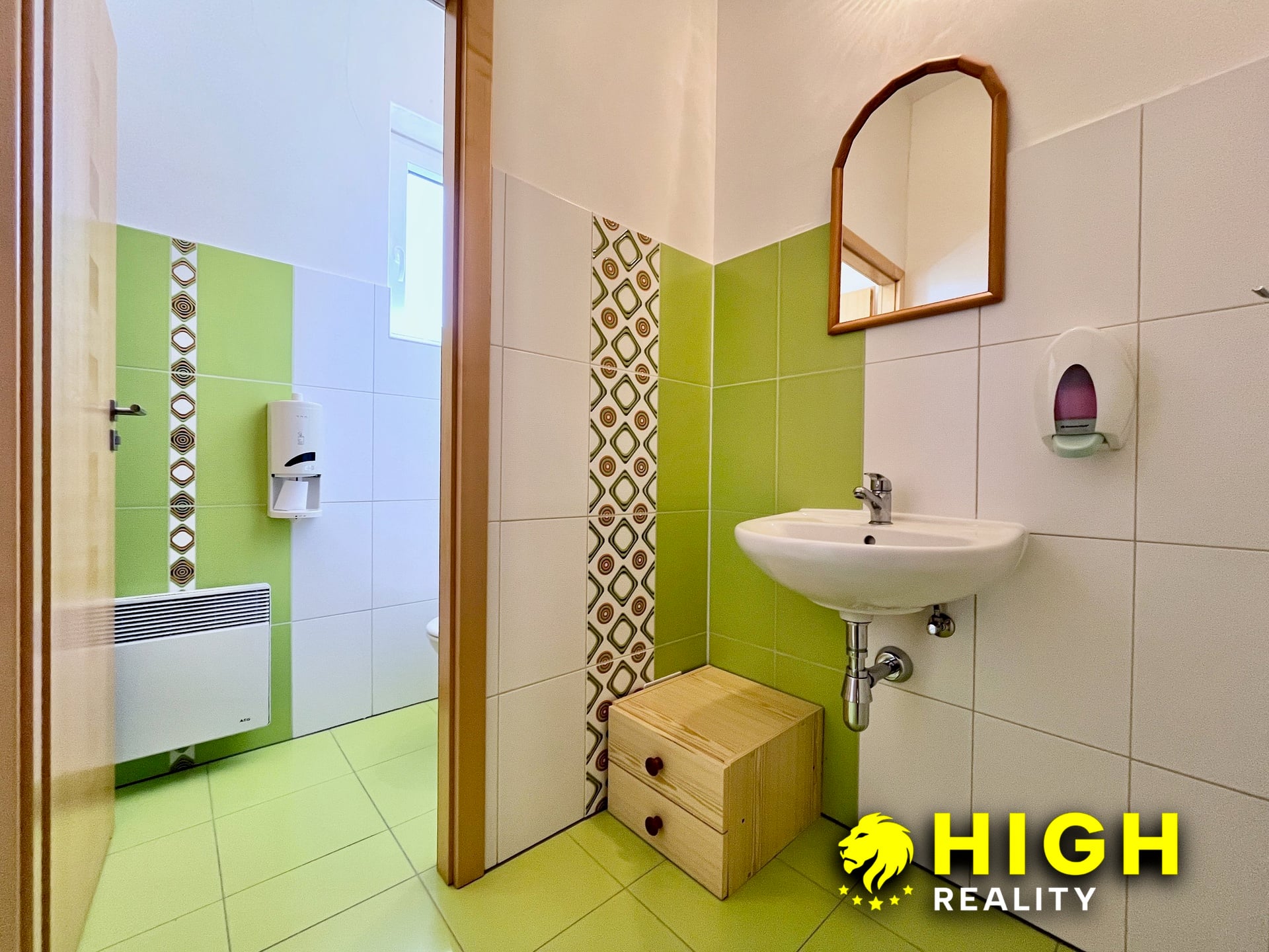 Komerční areál s vlastním zázemím a pozemkem 2 888 m² – Zruč u Plzně – foto 17