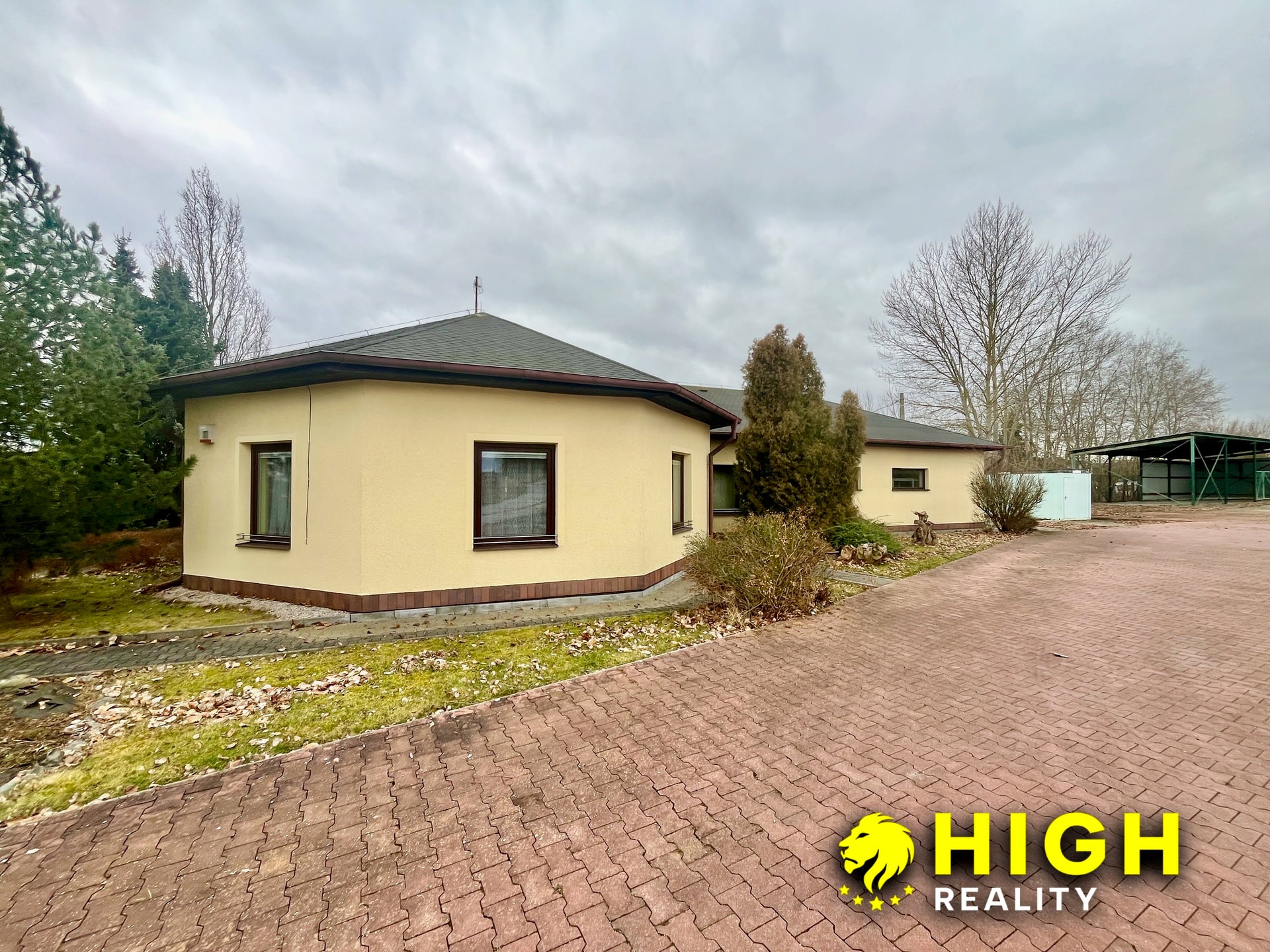 Komerční areál s vlastním zázemím a pozemkem 2 888 m² – Zruč u Plzně – foto 3