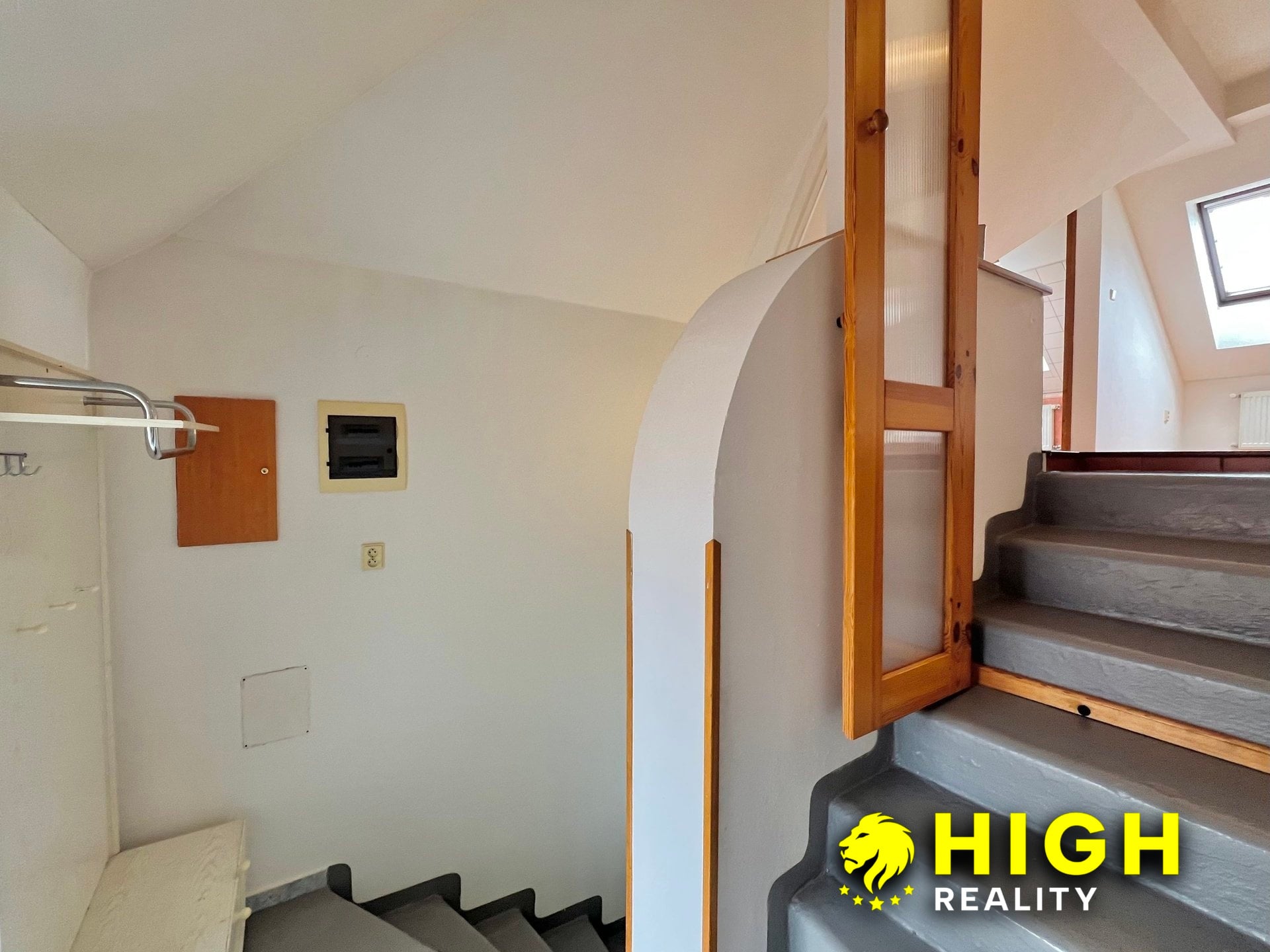 Pronájem podkrovního bytu 2+1 52 m², Plzeň - Doudlevce – foto 10