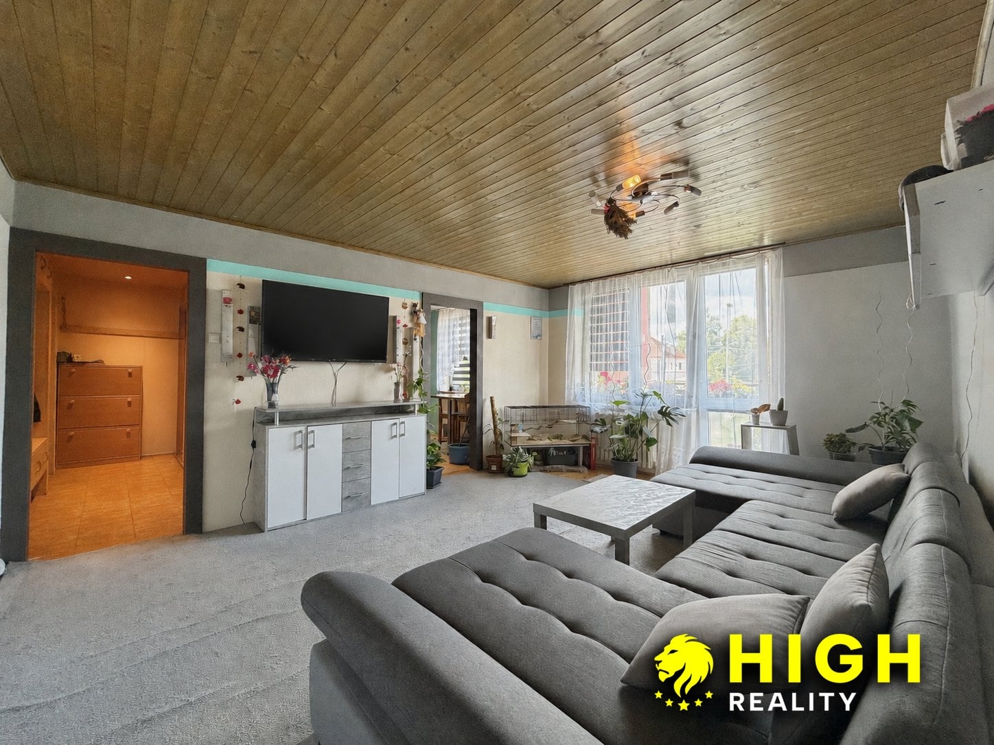 Pronájem bytu 2+1, 52 m² s balkonem, Plzeň - Slovany