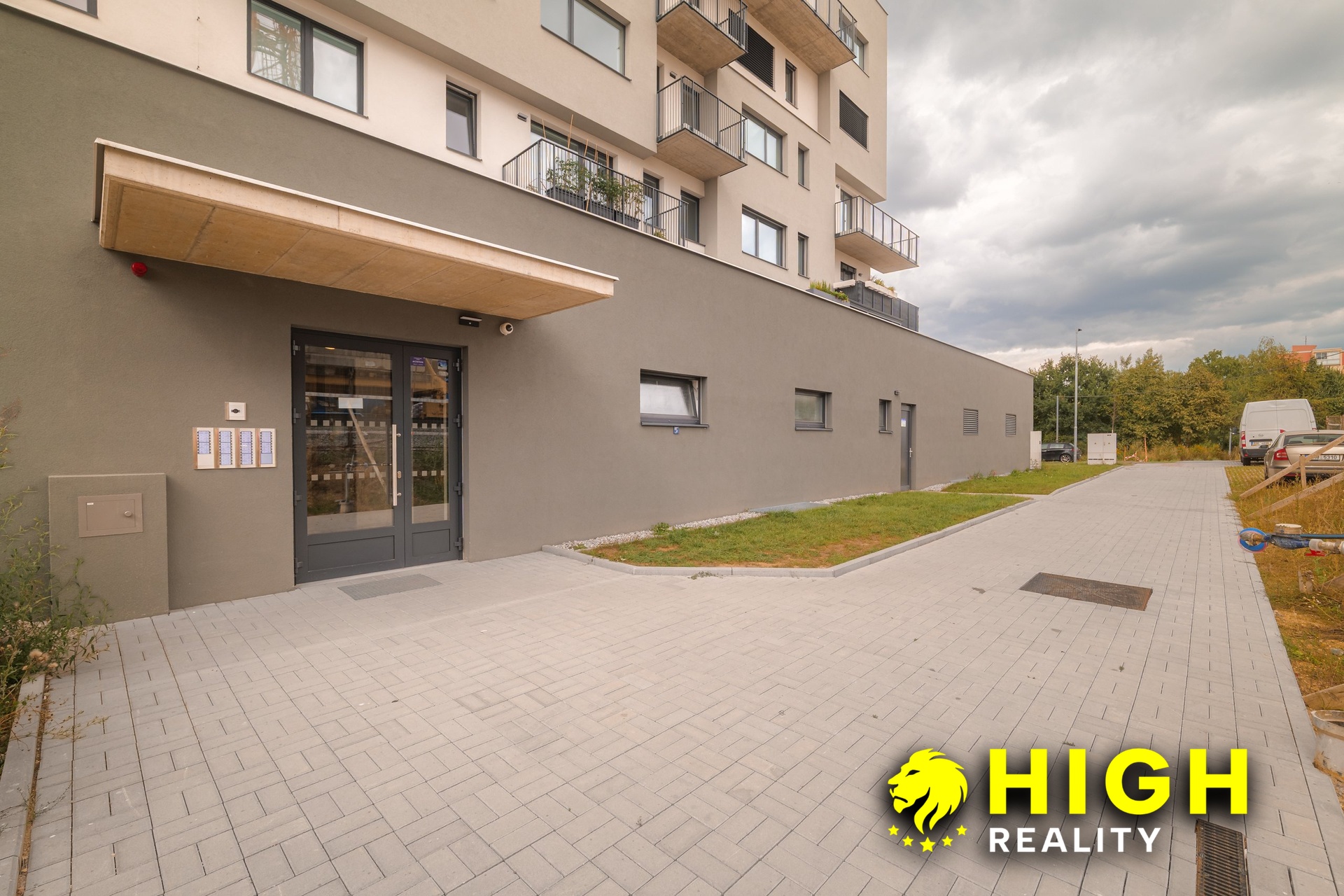 Prodej bytu 3+kk, 97 m² s balkonem- Plzeň, Skvrňany – foto 2